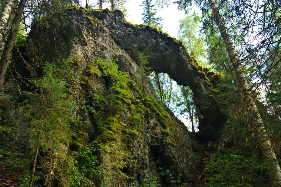 Каменная арка на скала Пехач